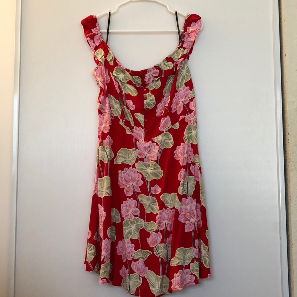 NWOT! Lotus Pattern Ruffled Sleeve Mini Dress